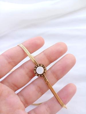 Women’s Golden Stainless Steel Adjustable Locket – Stylish Fashion Jewellery